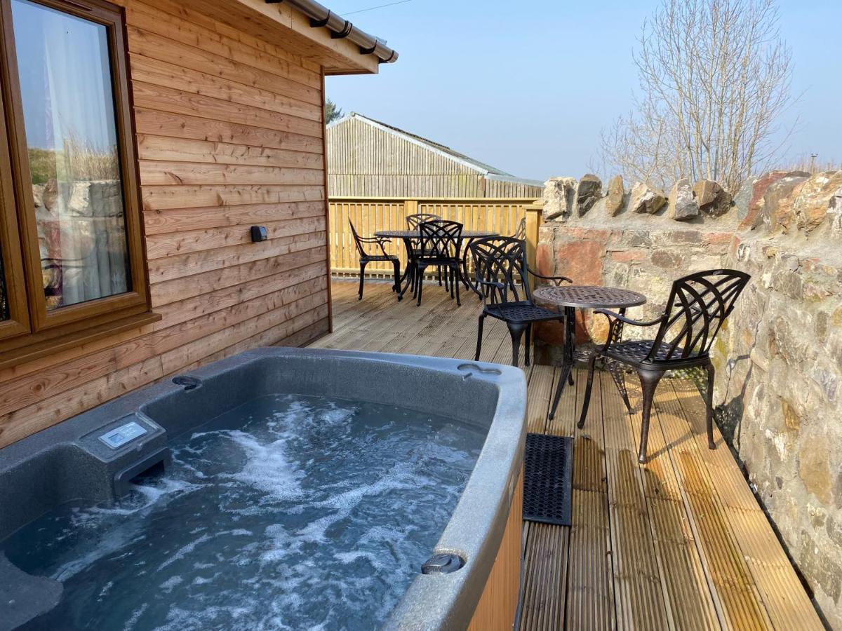 Partridge Lodge With Hot Tub Forgandenny Exterior photo