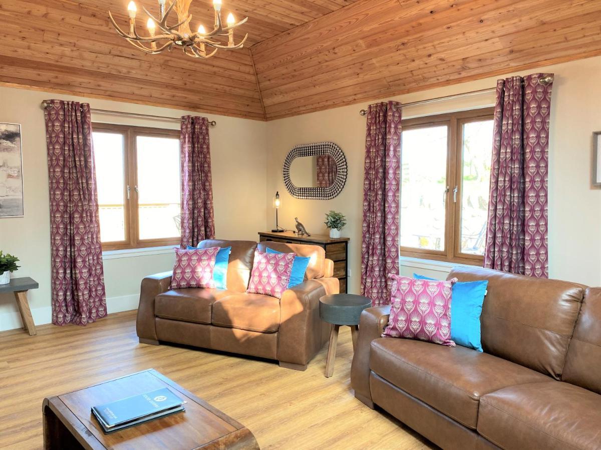 Partridge Lodge With Hot Tub Forgandenny Exterior photo